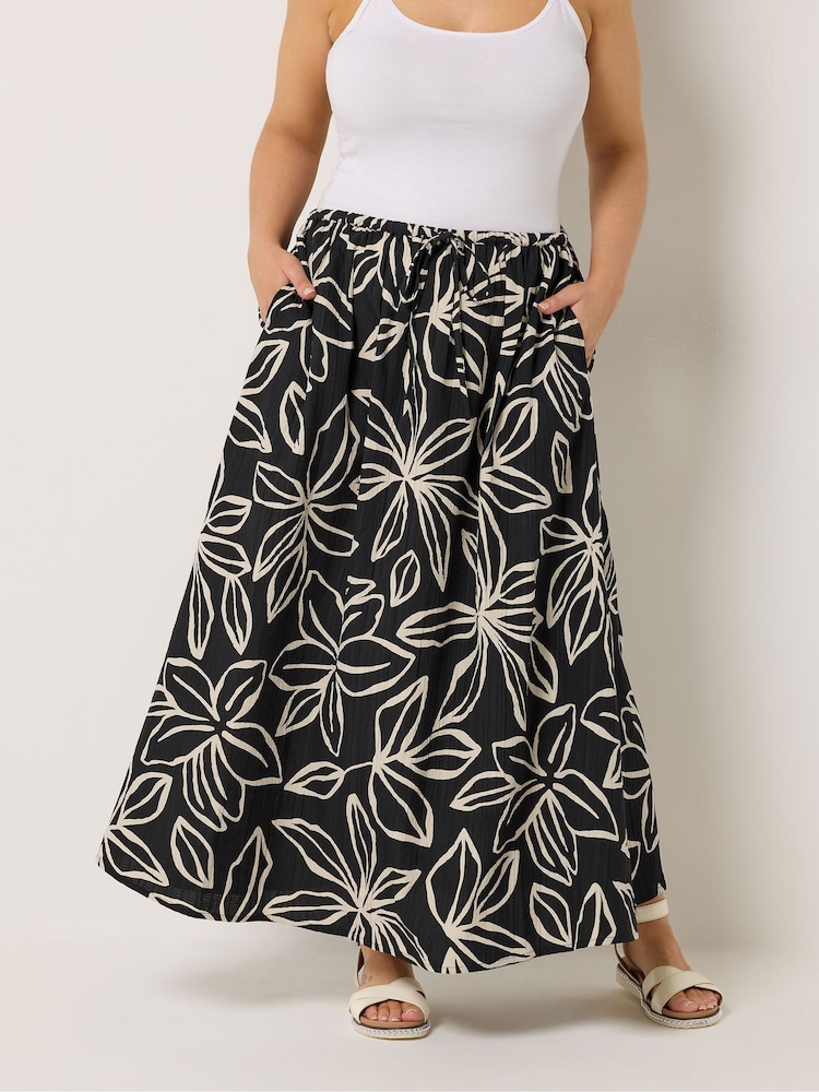 Yours Curve Black Ground Textured Maxi Skirt - Image 1 of 5