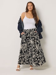 Yours Curve Black Ground Textured Maxi Skirt - Image 2 of 5