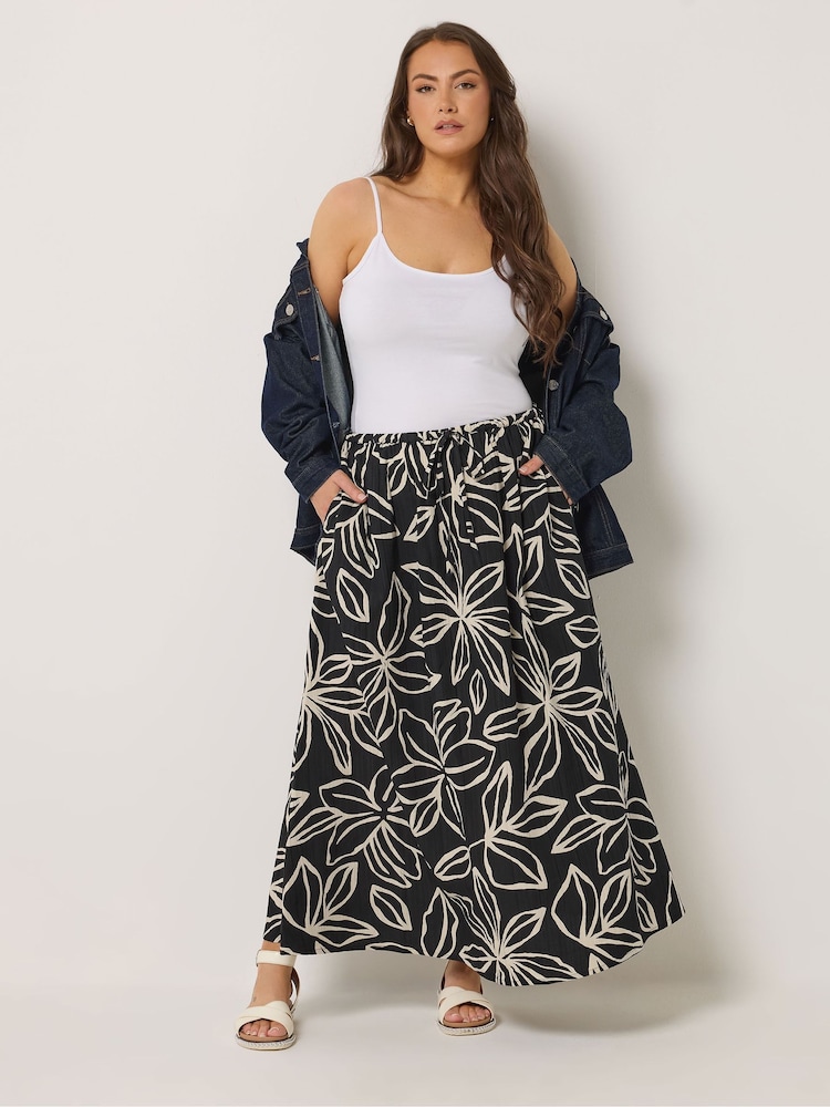 Yours Curve Black Ground Textured Maxi Skirt - Image 2 of 5