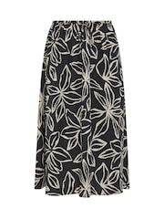 Yours Curve Black Ground Textured Maxi Skirt - Image 5 of 5
