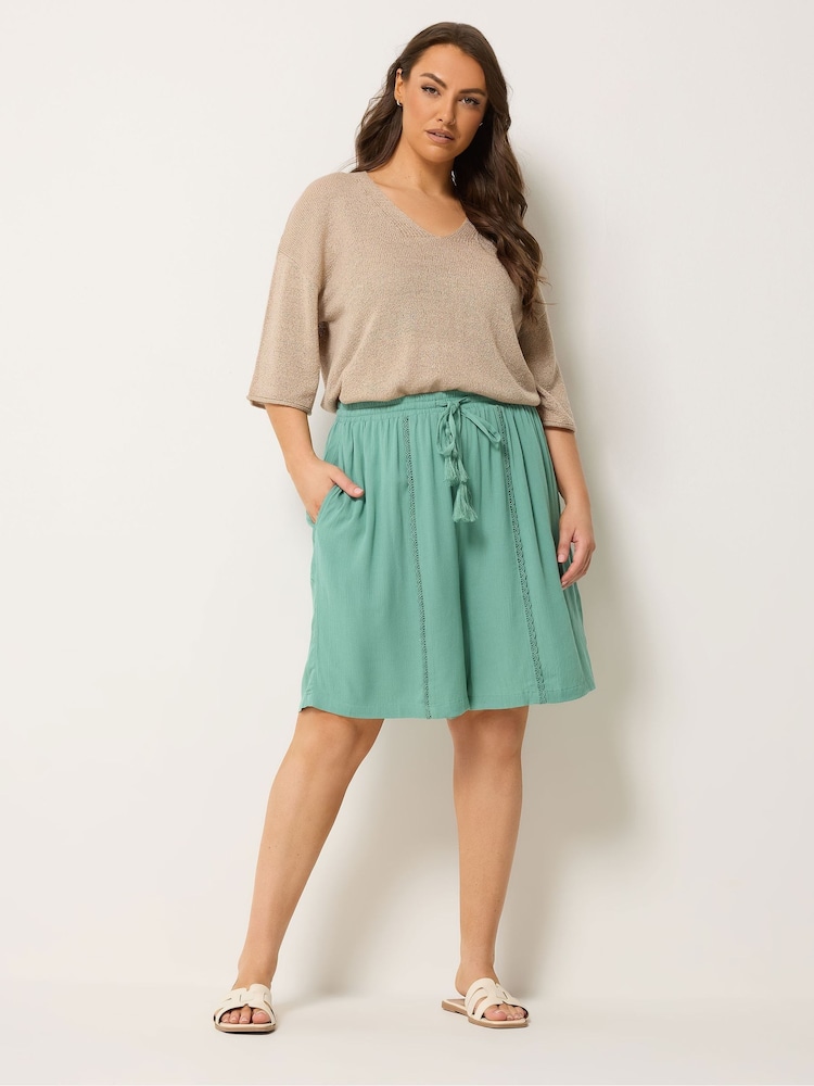 Yours Curve Green Scallop Trim Shorts - Image 2 of 5