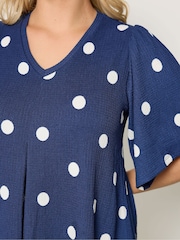Yours Curve Blue Textured Pleated Front Blouse - Image 4 of 5