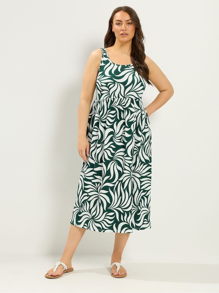 Yours Curve Green Short Sleeve Textured Smock Dress - Image 1 of 5