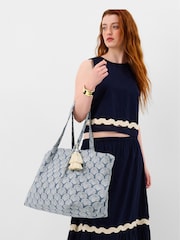 Accessorize Shell Print Weekend Bag - Imagen 1 de 3