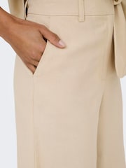 JDY Cream Linen Mix Bermuda Shorts - Image 4 of 6
