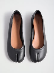 Friends Like These Faux Leather Split Toe Flat Ballerina Shoes - Imagen 1 de 4