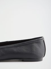 Friends Like These Faux Leather Split Toe Flat Ballerina Shoes - Imagen 4 de 4