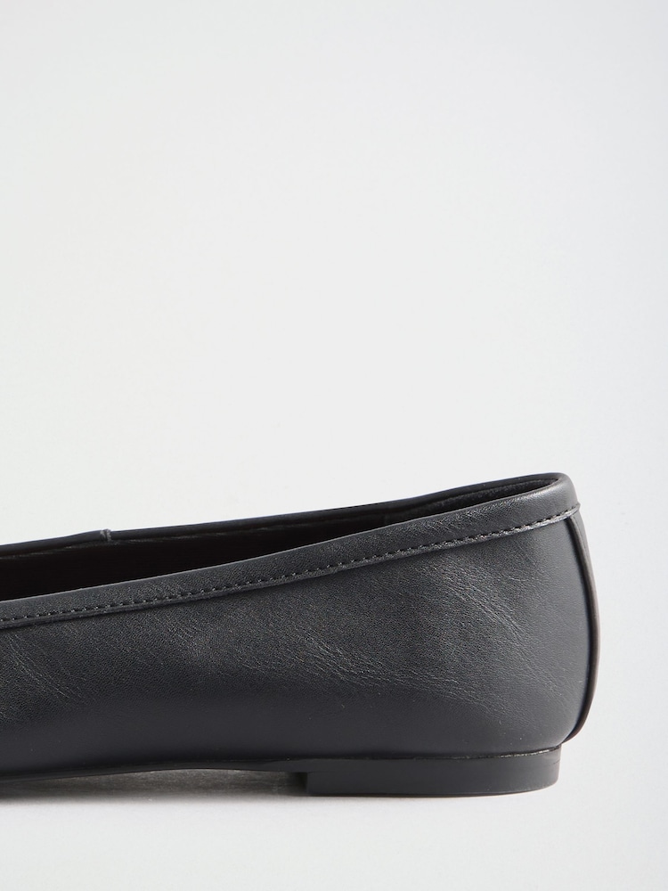 Friends Like These Faux Leather Split Toe Flat Ballerina Shoes - Imagen 4 de 4
