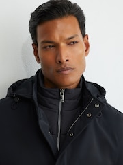 Marina de guerra - Reiss Hilson Hybrid Gilet-Insert Overcoat with Detachable Hood - Imagen 4 de 8