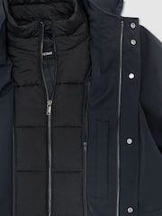 Marina de guerra - Reiss Hilson Hybrid Gilet-Insert Overcoat with Detachable Hood - Imagen 7 de 8