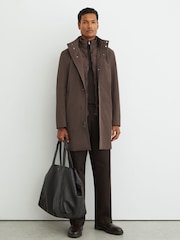 Marrón moca - Reiss Hilson Hybrid Gilet-Insert Overcoat with Detachable Hood - Imagen 1 de 8