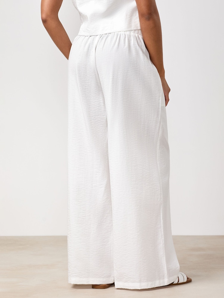 Gym King White Signature Redefined Trousers - Image 2 of 3