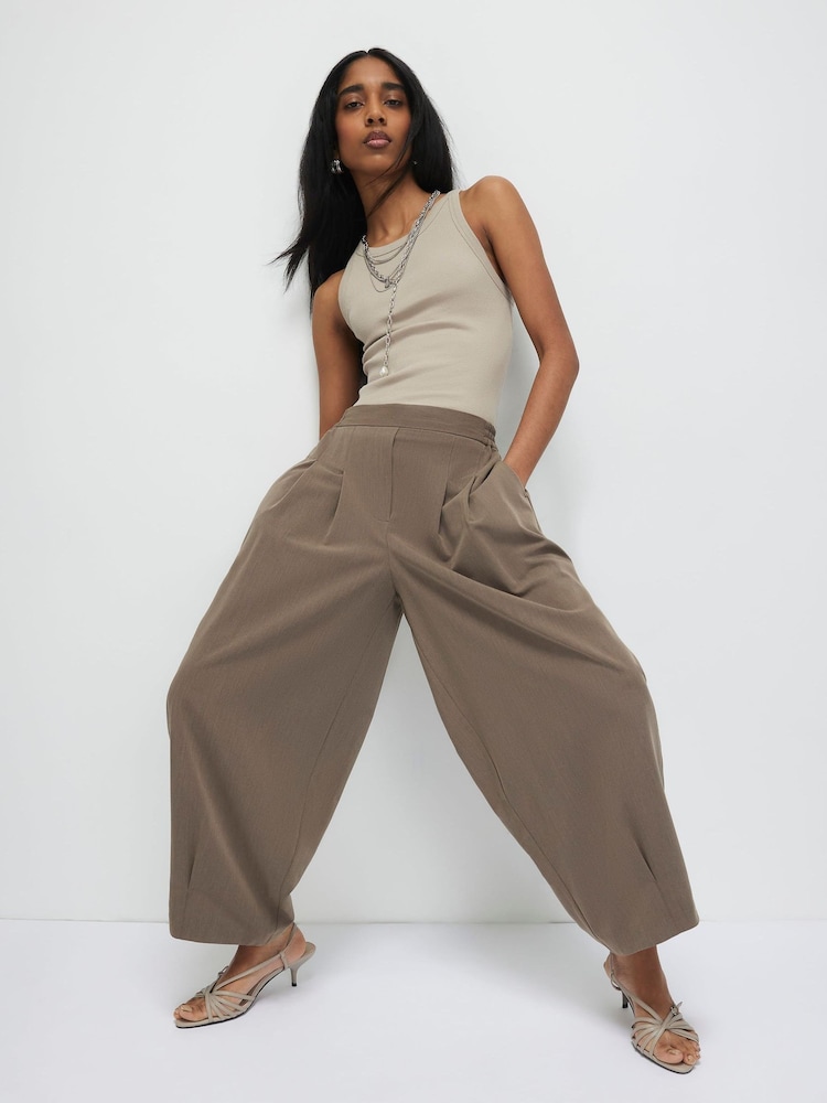 River Island Tailored Baloon Leg Trousers - Imaginea 1 din 4 River Island Tailored Baloon Leg Trousers - Imaginea 1 din 4