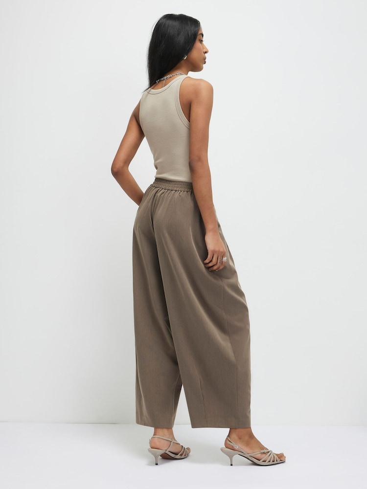 River Island Tailored Baloon Leg Trousers - Imaginea 4 din 4 River Island Tailored Baloon Leg Trousers - Imaginea 4 din 4