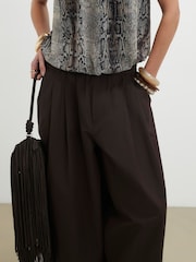 River Island Brown Poplin Barrel Pull On Trousers - Image 4 of 4