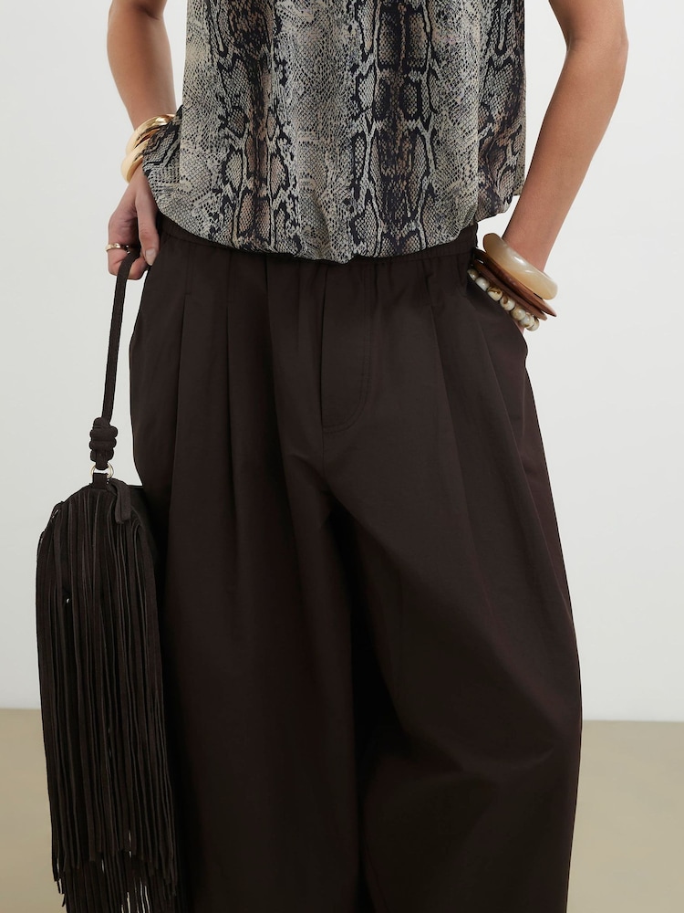River Island Brown Poplin Barrel Pull On Trousers - Image 4 of 4