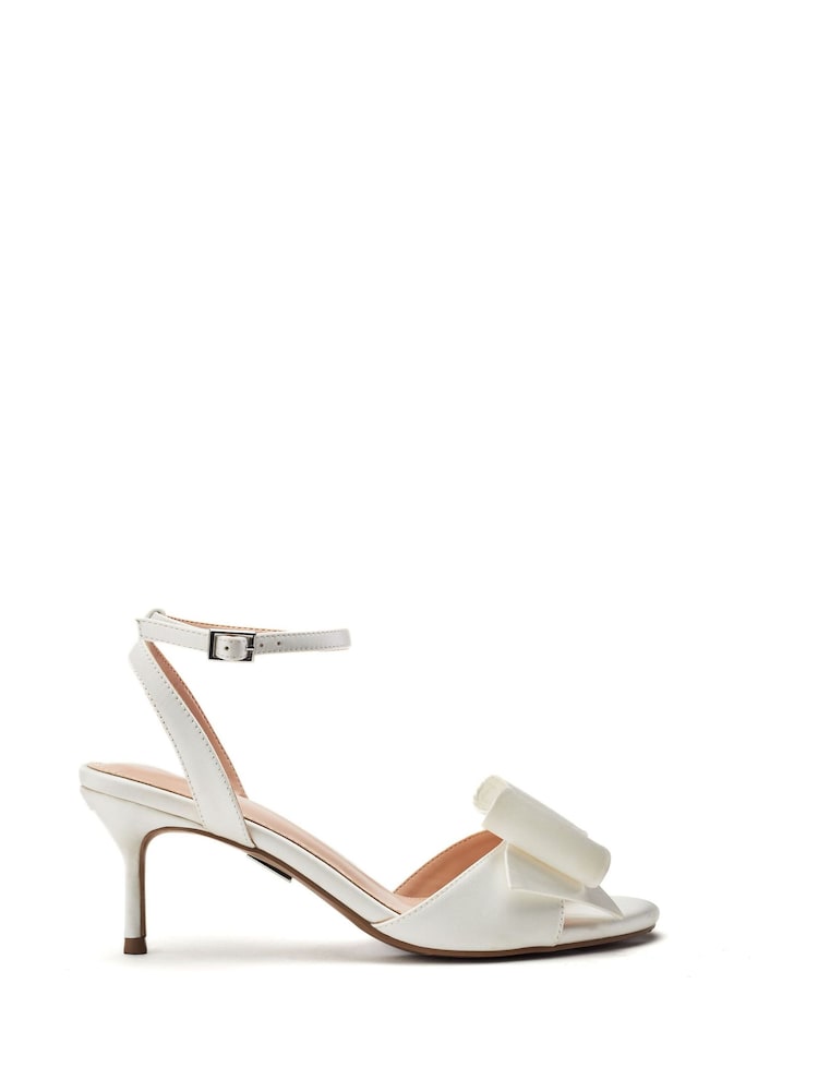 Moda in Pelle White Lotty Low Sandals With Large Bow Trim - Image 1 of 3
