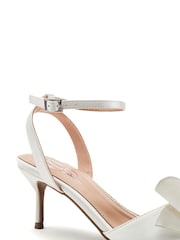 Moda in Pelle White Lotty Low Sandals With Large Bow Trim - Image 3 of 3