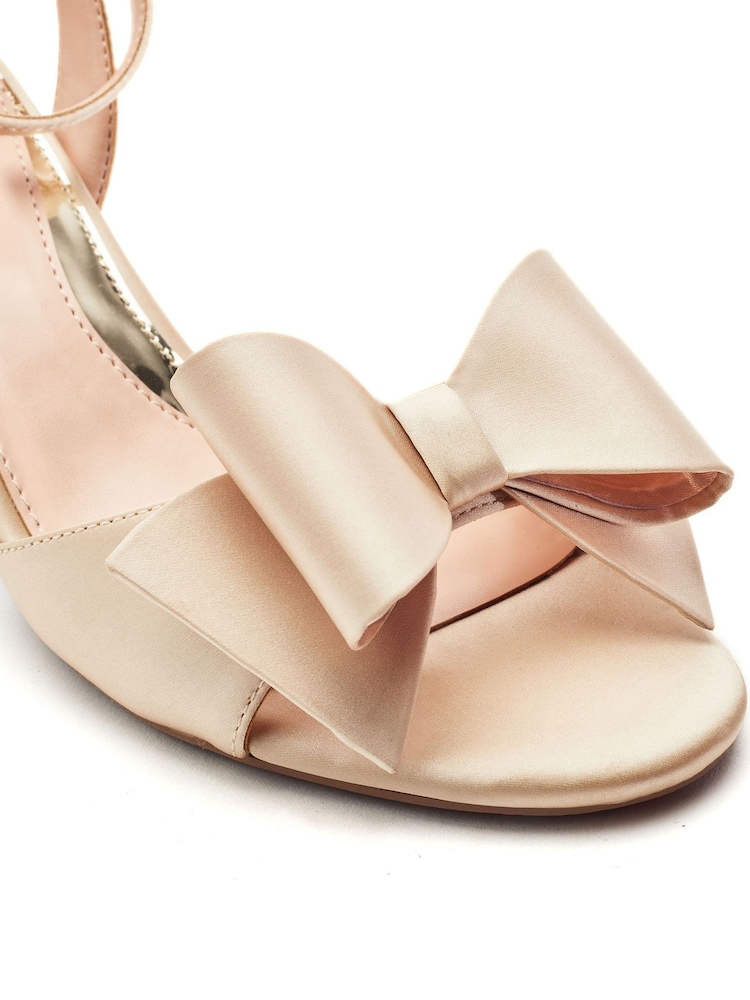 Moda in Pelle Gold Lotty Low Sandals With Large Bow Trim - Image 3 of 3