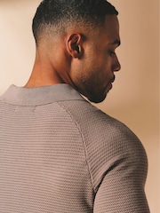 Tailored Athlete Muscle Fit Textured Knitted Open Collar Polo Shirt - Imagen 2 de 7