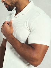 Tailored Athlete Muscle Fit Stripe Patterned Cuban Collar Shirt - Imagen 4 de 6