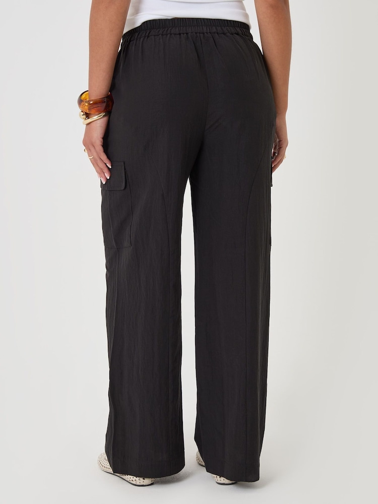 Threadbare Black Petite Wide Leg Cargo Trousers - Image 2 of 4