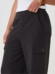 Threadbare Black Petite Wide Leg Cargo Trousers - Image 4 of 4