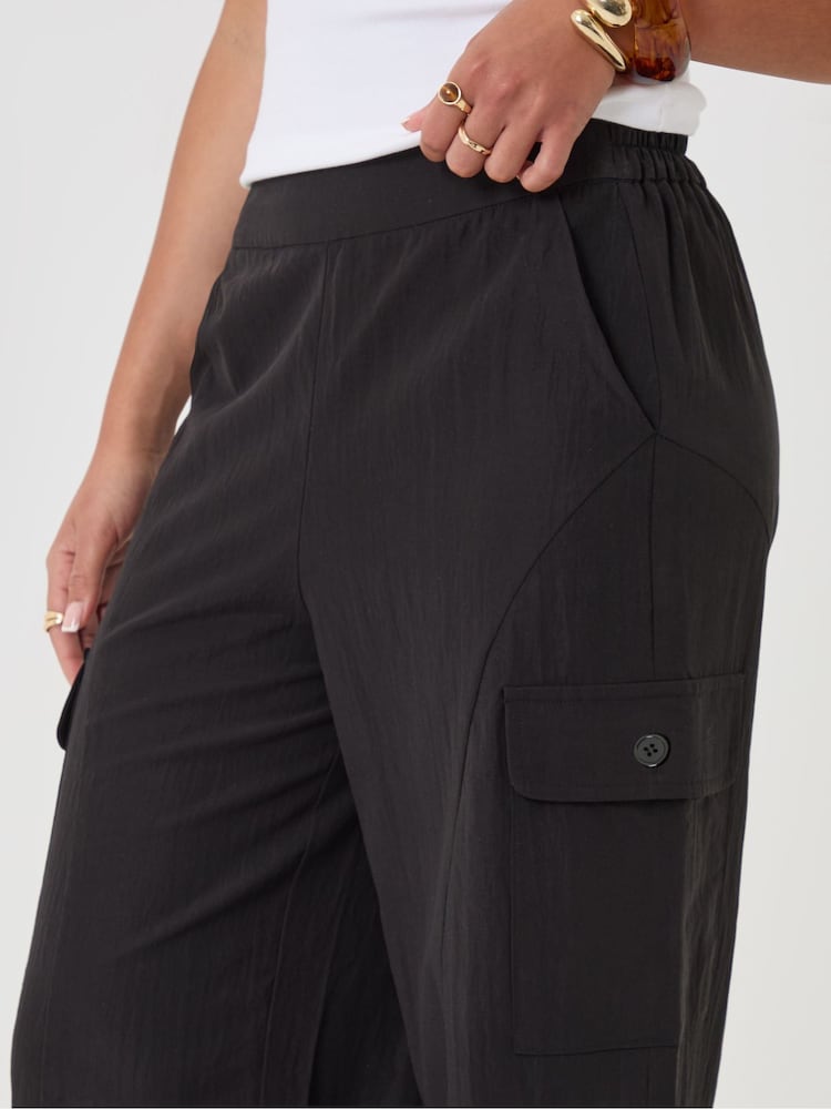Threadbare Black Petite Wide Leg Cargo Trousers - Image 4 of 4