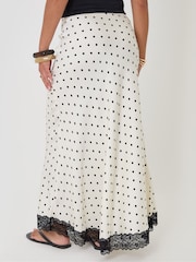 Weiß - Threadbare Polka Dot Satin Lace Trim Maxi Skirt - Bild 4 von 5