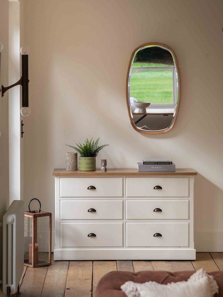 Gallery Home White Eisel 6 Drawer Chest - Image 1 of 6