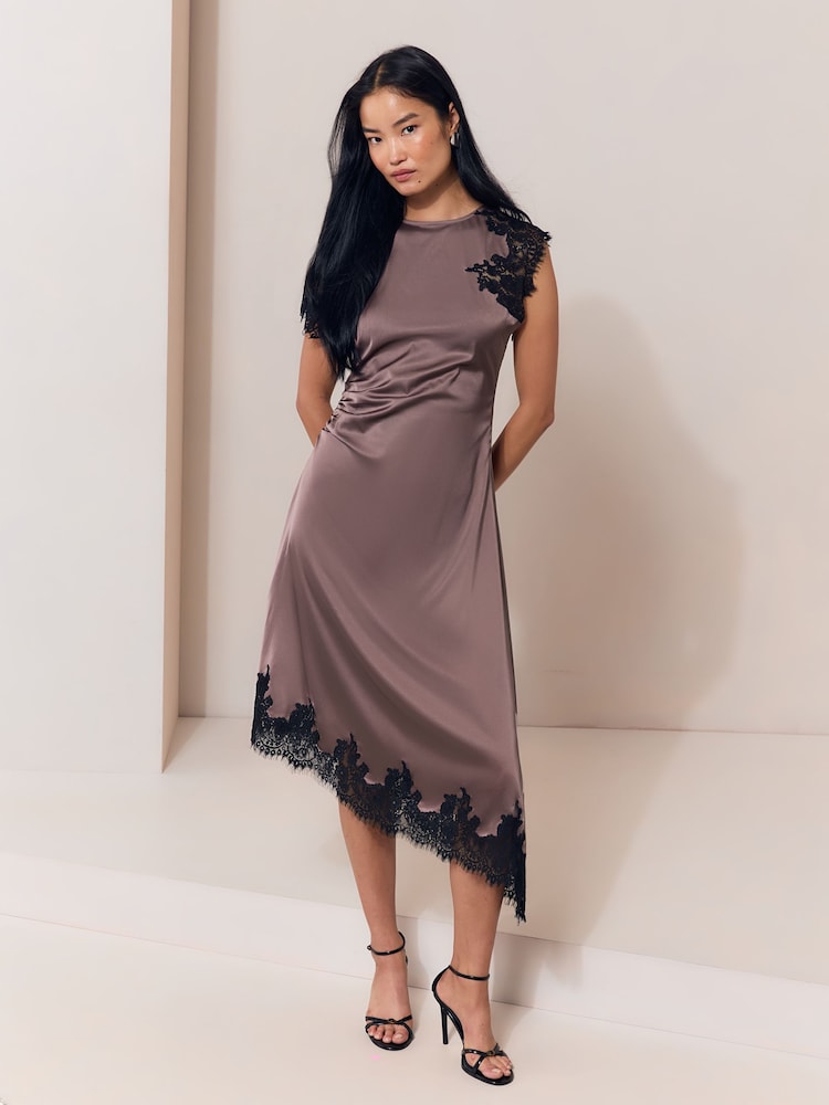 Lipsy Satin Asymetric Lace Trim Fit And Flare Midi Dress - صورة 2 من 5