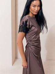 Lipsy Satin Asymetric Lace Trim Fit And Flare Midi Dress - صورة 3 من 5