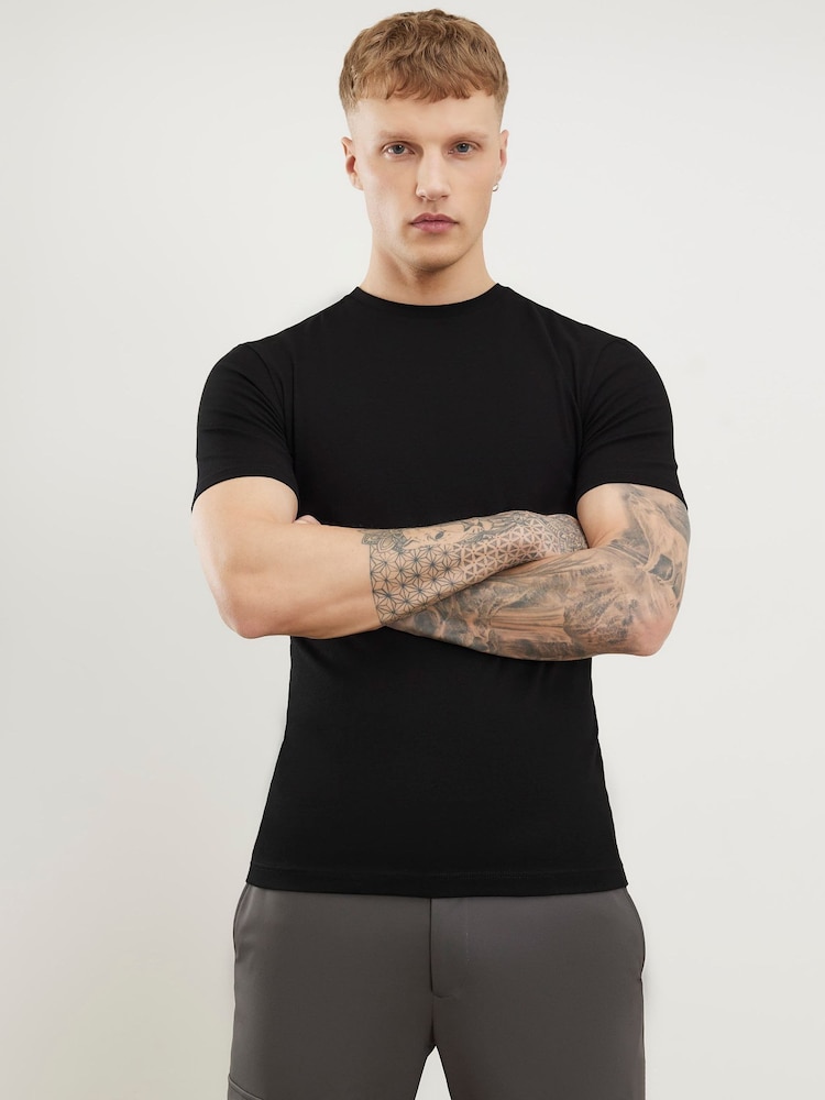 River Island Black Muscle Fit T-Shirts 3 Pack - Image 2 of 6 River Island Black Muscle Fit T-Shirts 3 Pack - Image 2 of 6