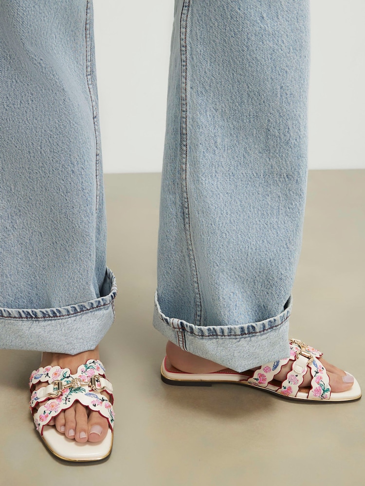 River Island Cabbages And Roses Floral Print Embroidered Flat Sandals - תמונה 1 מתוך 6
