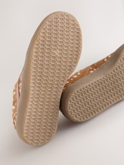 Brown Deer Print Leather Standard Fit (F) Retro Trainers - Image 4 of 5