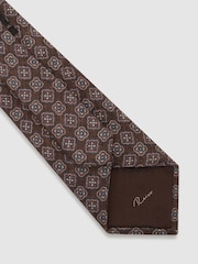 Marrón oscuro - Reiss Amico Silk Floral Medallion-Print Tie - Imagen 4 de 5