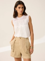 Mint Velvet Utility Denim Shorts - Imagen 2 de 6