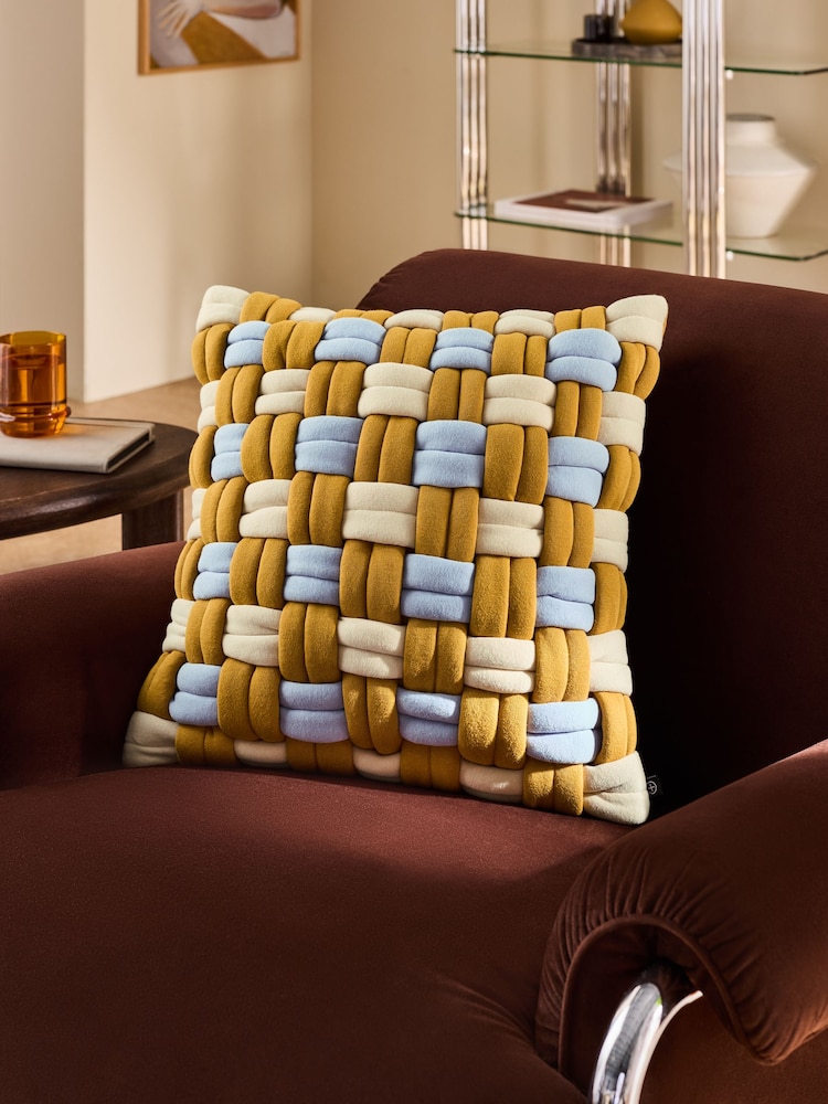 MADE.COM Morven Lattice Jersey Cushion - Larawan 1 ng 4 MADE.COM Morven Lattice Jersey Cushion - Larawan 1 ng 4
