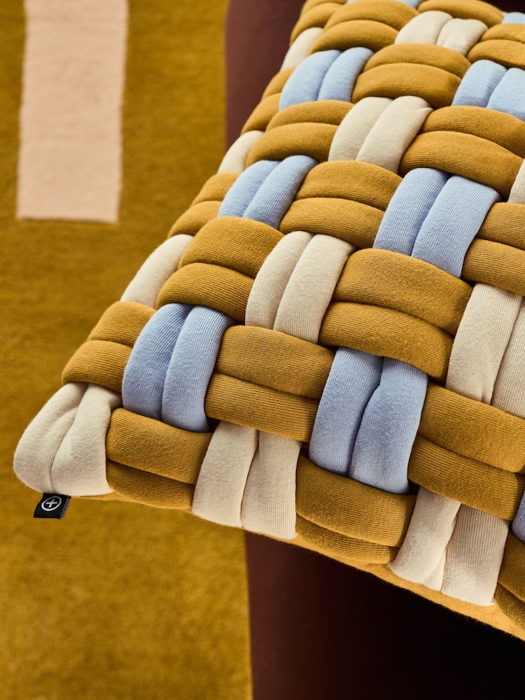 MADE.COM Morven Lattice Jersey Cushion - Larawan 2 ng 4 MADE.COM Morven Lattice Jersey Cushion - Larawan 2 ng 4