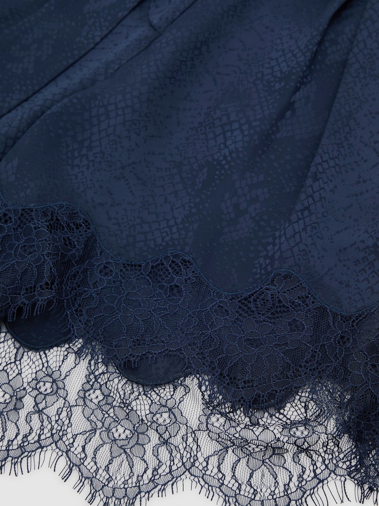 Reiss Marlow Jacquard Lace-Trim Scarf-Neck Playsuit - Bild 7 von 7 Reiss Marlow Jacquard Lace-Trim Scarf-Neck Playsuit - Bild 7 von 7