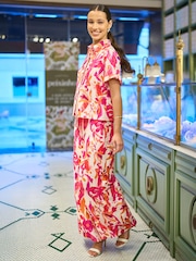 Yumi Abstract Floral Wide Leg Trousers - תמונה 4 מתוך 4