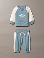 طقم من سويت شيرت وبنطلون رياضي للمواليد الجُدد من Calvin Klein Jeans - صورة 1 من 2