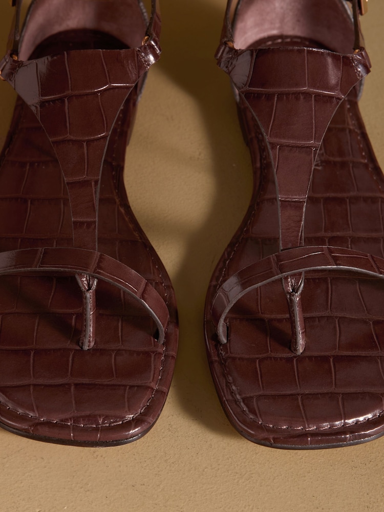 חום - Russell & Bromley סנדלי אצבע, דגם Lagan - תמונה 14 מתוך 14