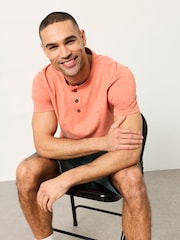 וורוד קורל  - FatFace Short Sleeve Woodside Henley - תמונה 5 מתוך 5