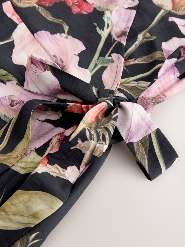 Navy Blue Floral Printed - 扇形袖裹身中长连衣裙 - 3的图像3} Navy Blue Floral Printed - 扇形袖裹身中长连衣裙 - 3的图像3}