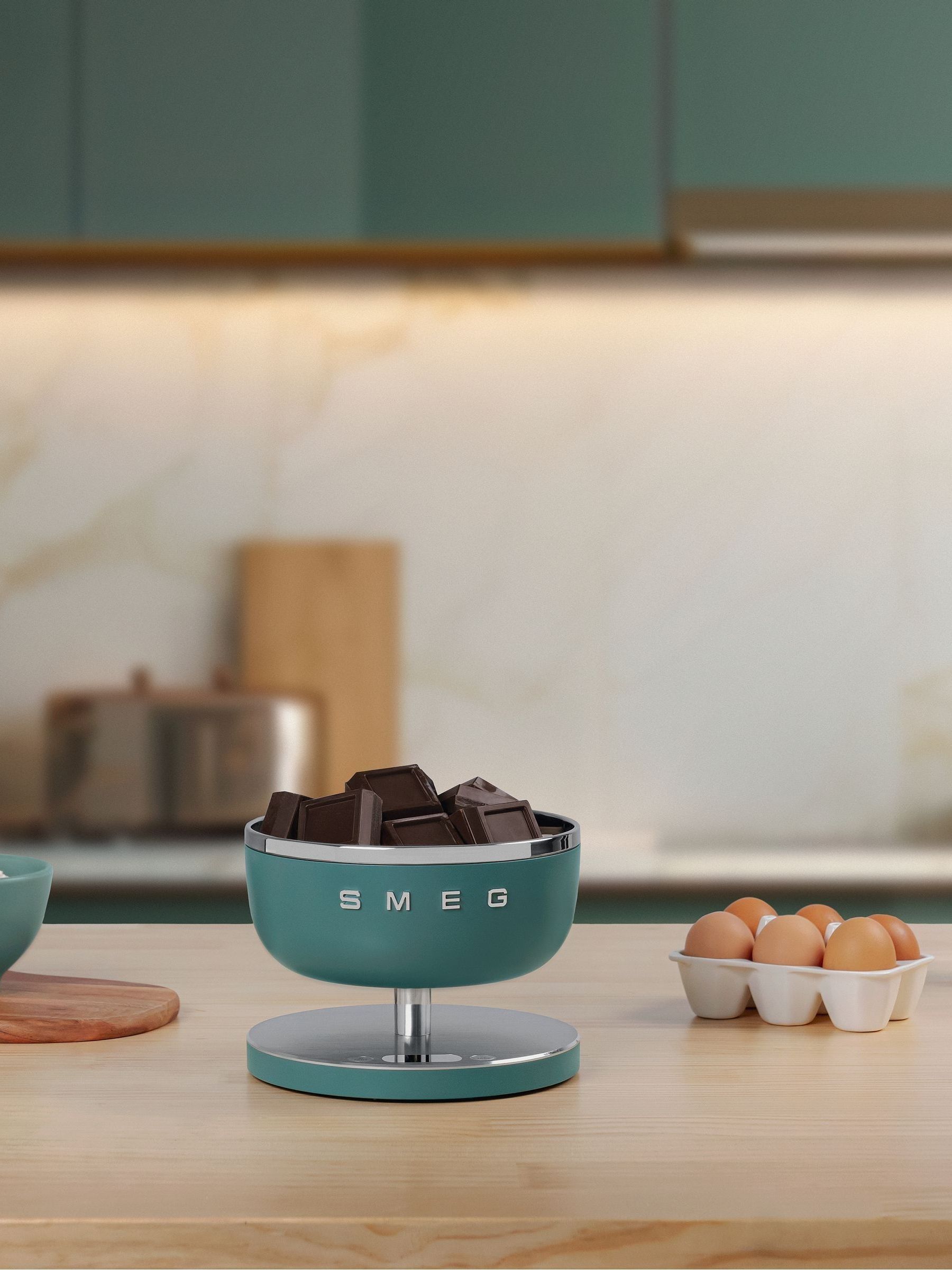 Smeg Emerald Ksc01egmww Collection Digital Kitchen Scale With Removeable Bowl, Four Units Of Measurement & Rechargeable Battery, Green Matte A - Image 7