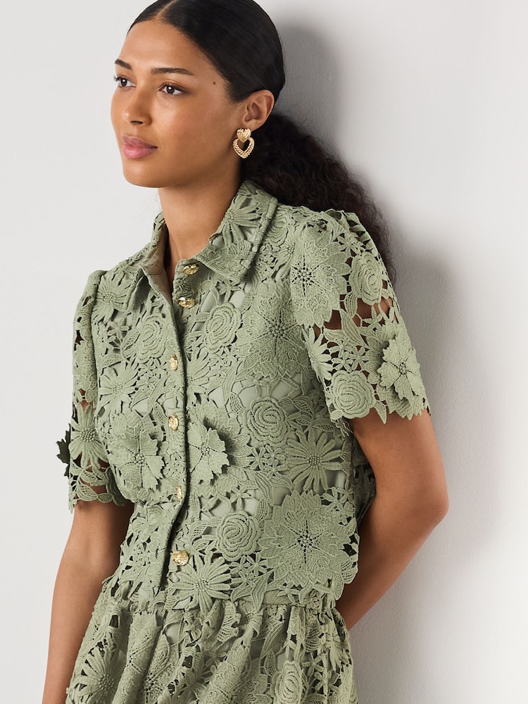 Salbeigrün - N. Premium Occasion Floral Lace Short Sleeve Top - Bild 1 von 8