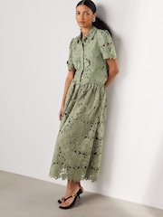 Salbeigrün - N. Premium Occasion Floral Lace Short Sleeve Top - Bild 2 von 8