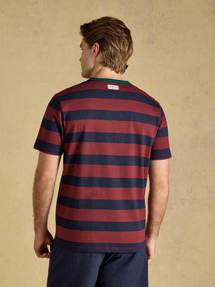 Navy & Red Striped Crew Neck - Camiseta de algodón con cuello redondo Rugby Club de Joules - Imagen 2 de 6