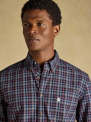 Azul marino y rojo - Camisa Oxford de algodón de corte clásico a cuadros de Joules - Imagen 6 de 10